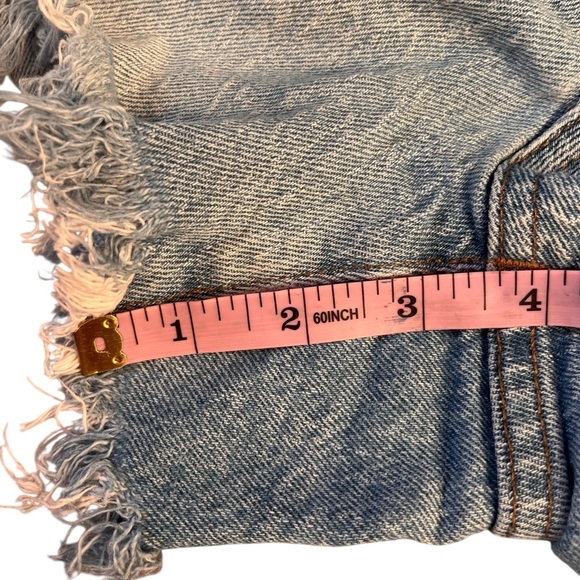 Madewell Jean Shorts Distressed High-Waisted - Med Wash - Size 27 - 3.5” Inseam - Picture 5 of 5